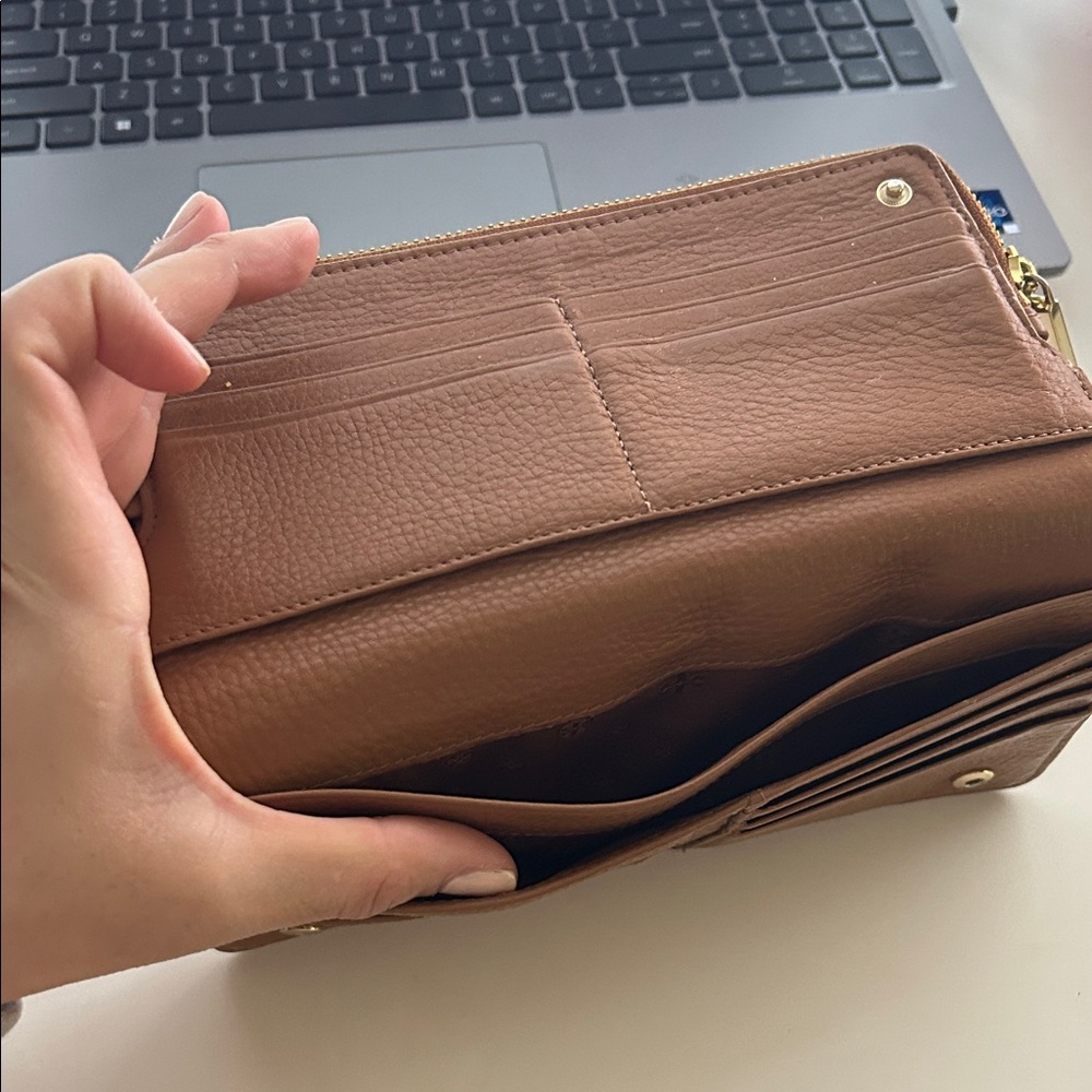 Tory Burch Tan Leather Zip Wallet - Picture 7 of 8